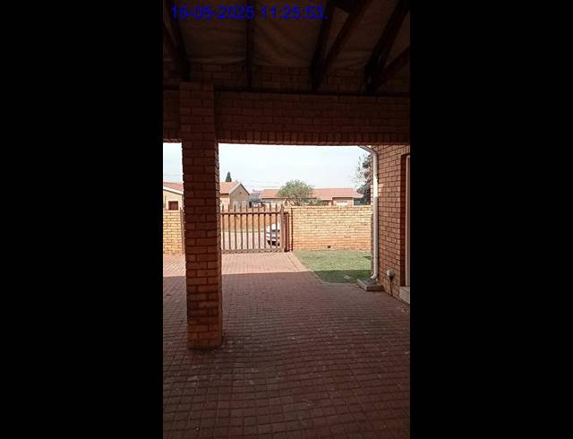 2 BEDROOM TOWNHOUSE FOR SALE IN DELMAS